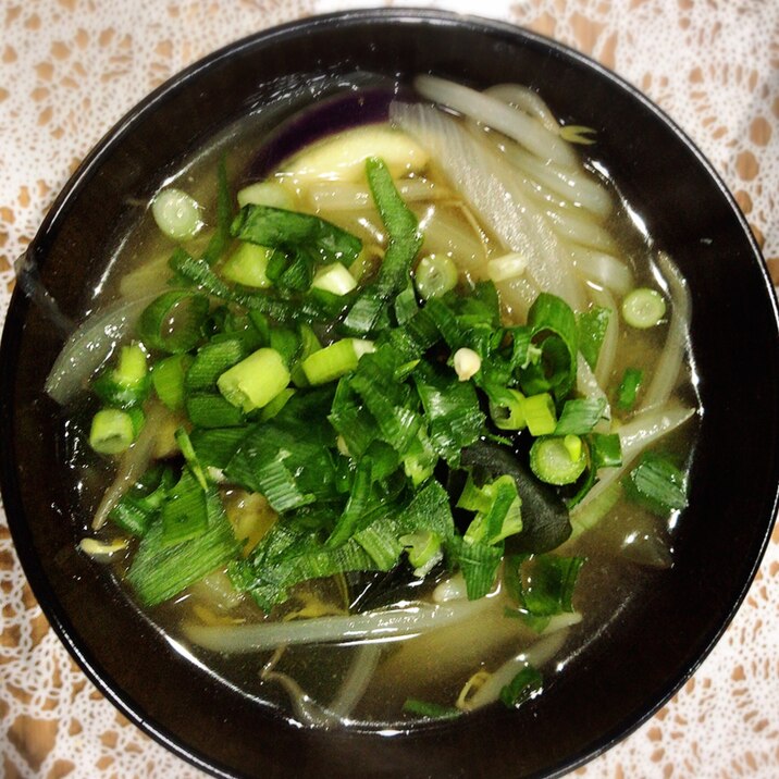 余った野菜で！ナスもやし玉ねぎ味噌汁♪